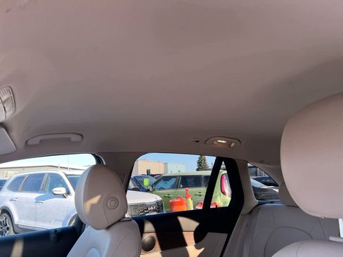 Used 2022 Mercedes-Benz GLC 300 4MATIC image 22