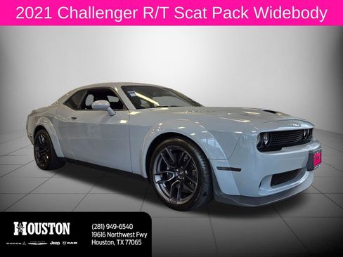 Used 2021 Dodge Challenger R/T Scat Pack RWD image 1