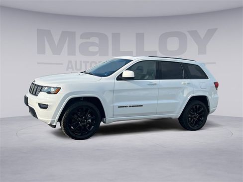Used 2021 Jeep Grand Cherokee Laredo X image 1