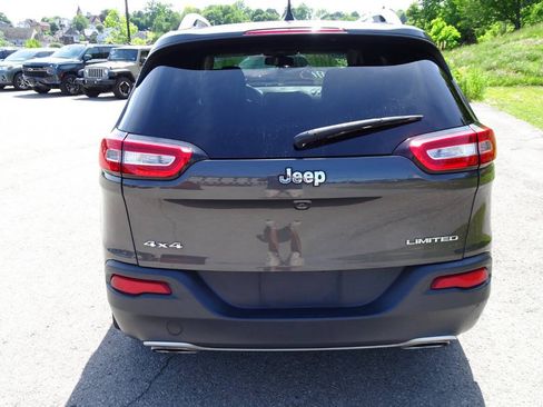Used 2017 Jeep Cherokee Limited AWD/4WD image 7