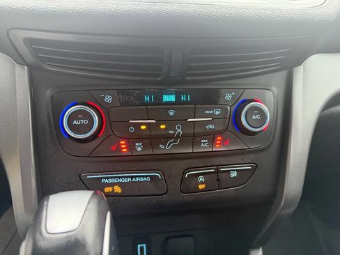 Used 2018 Ford Escape SEL image 10