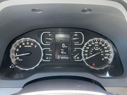 Used 2020 Toyota Tundra SR5 w/ SR5 Upgrade Package AWD/4WD image 22