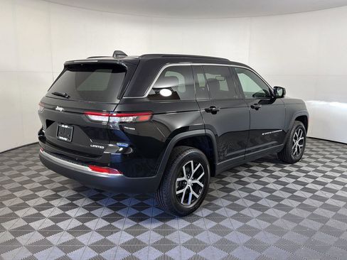 Used 2024 Jeep Grand Cherokee Limited AWD/4WD image 5