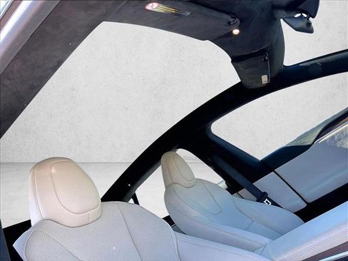 Used 2023 Tesla Model S image 14