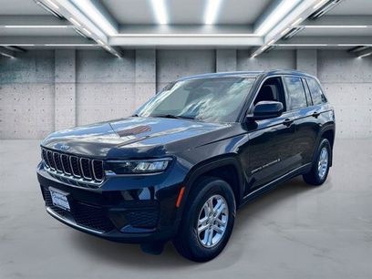 Used 2023 Jeep Grand Cherokee Laredo w/ Luxury Tech Group I