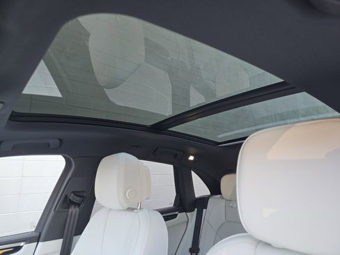 New 2026 Porsche Macan image 13