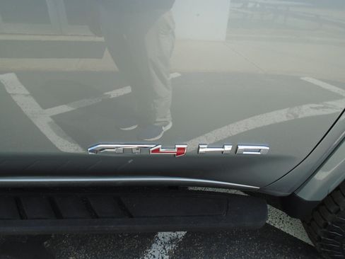Used 2024 GMC Sierra 2500 AT4 w/ AT4 Premium Plus Package AWD/4WD image 27