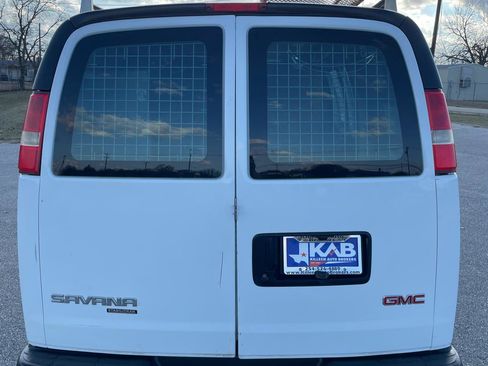 Used 2014 GMC Savana 2500 RWD image 5