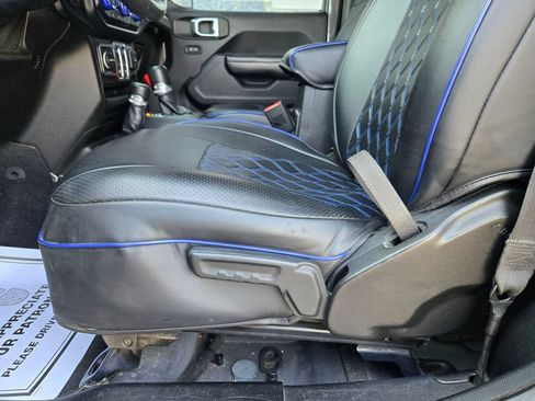 Used 2019 Jeep Wrangler Sport AWD/4WD image 16
