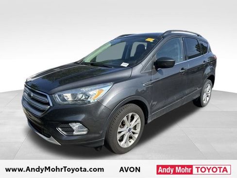 Used 2017 Ford Escape SE w/ Equipment Group 201A AWD/4WD image 3