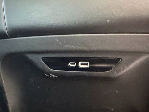 Used 2024 Chrysler Pacifica Touring-L image 12