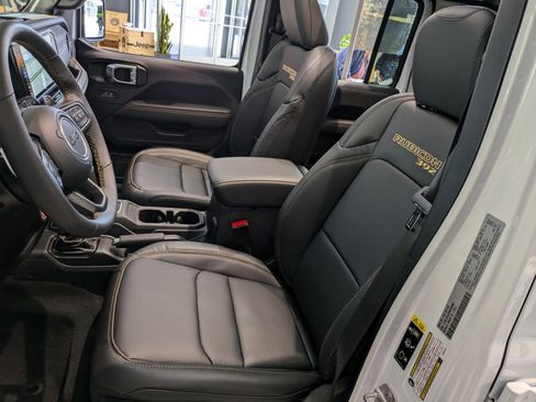 New 2025 Jeep Wrangler Unlimited Rubicon 392 image 18