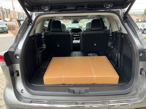 New 2026 Toyota Highlander Platinum image 25