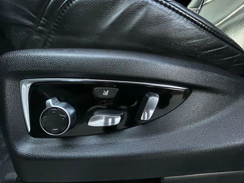 Used 2019 Cadillac Escalade ESV Platinum image 28