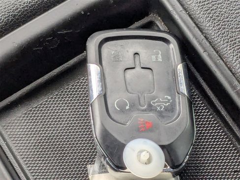 Used 2020 GMC Sierra 1500 SLT image 32