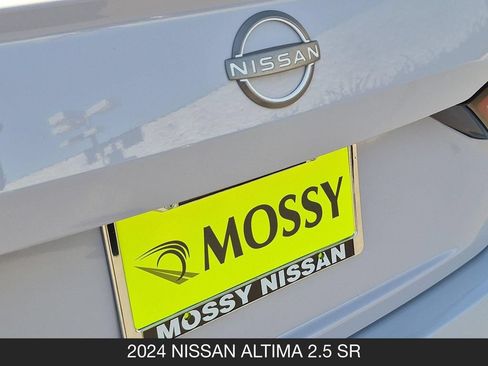 Used 2024 Nissan Altima 2.5 SR w/ SR Premium Package FWD image 26
