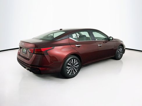 Used 2025 Nissan Altima 2.5 SV image 9