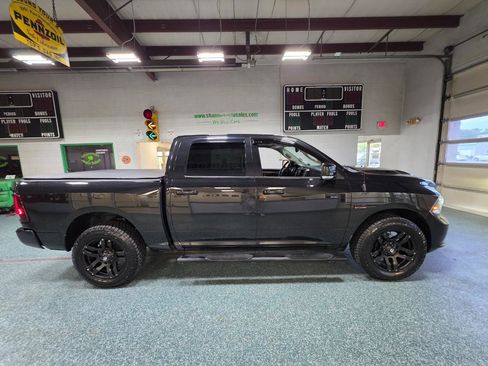 Used 2016 RAM 1500 Sport w/ Black Ram 1500 Sport Group AWD/4WD image 5