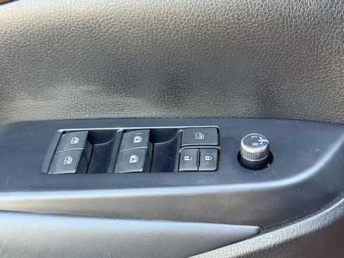 Used 2019 Toyota Highlander Plus image 16