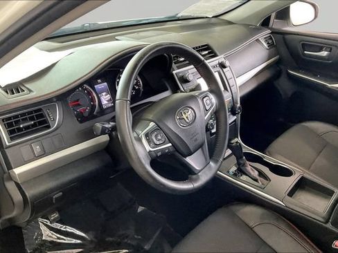 Used 2016 Toyota Camry SE FWD image 12