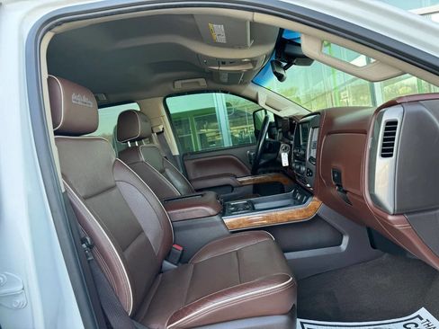 Used 2016 Chevrolet Silverado 2500 High Country w/ Duramax Plus Package image 14