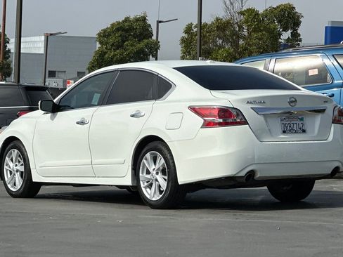 Used 2015 Nissan Altima 2.5 SV image 6