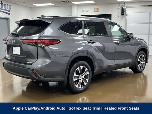 Used 2023 Toyota Highlander XLE AWD/4WD image 5