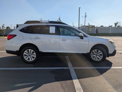 Used 2015 Subaru Outback 2.5i Premium image 5
