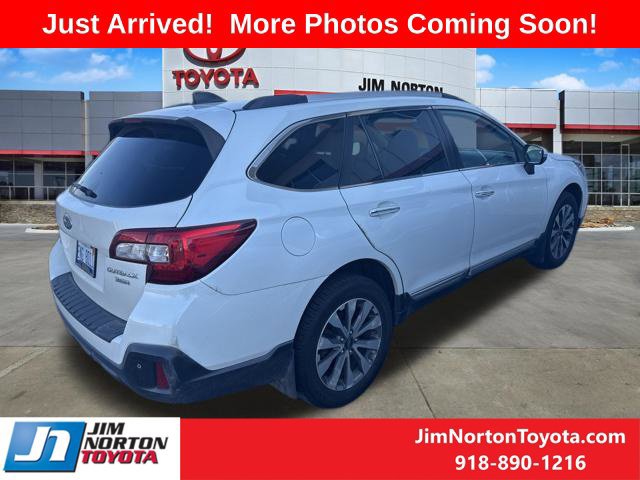 Used 2018 Subaru Outback 3.6R Touring AWD/4WD image 5