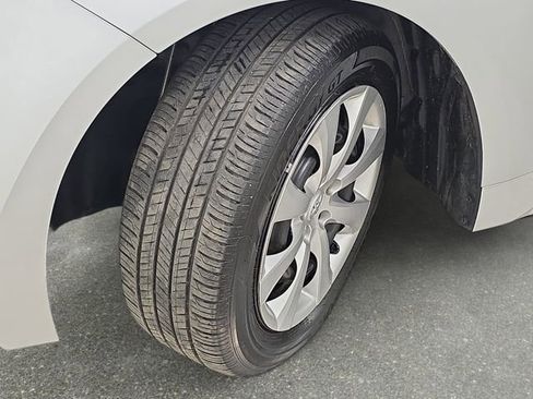 Certified 2024 Toyota Corolla LE image 28