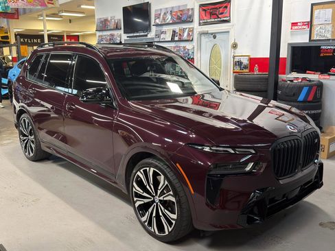 Used 2023 BMW X7 M60i w/ Executive Package AWD/4WD image 3