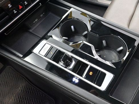 Used 2024 Volkswagen Atlas SEL image 25