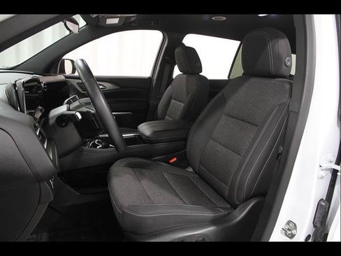 Used 2024 Chevrolet Traverse LT AWD/4WD image 5