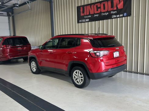 Used 2018 Jeep Compass Sport w/ Tech Group FWD image 3
