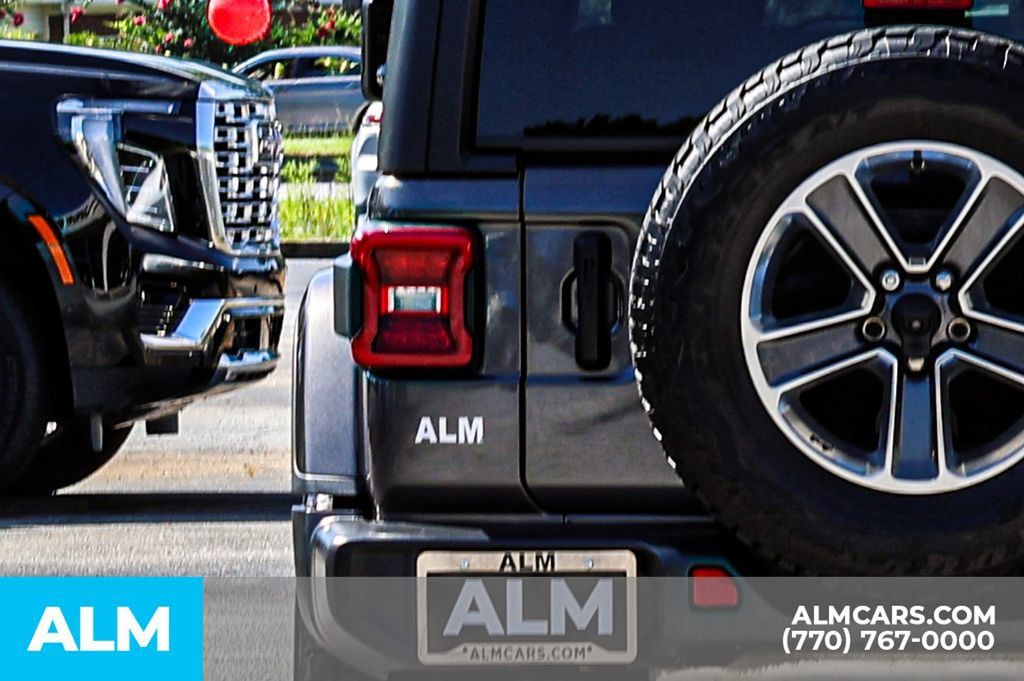 Used 2021 Jeep Wrangler Unlimited Sahara w/ Uconnect 4C Nav & Sound Group AWD/4WD image 12