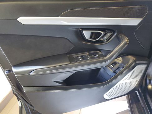 Used 2021 Lamborghini Urus image 14