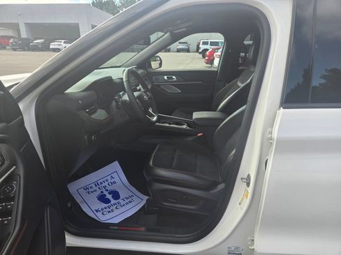Used 2023 Jeep Gladiator Sport AWD/4WD image 7