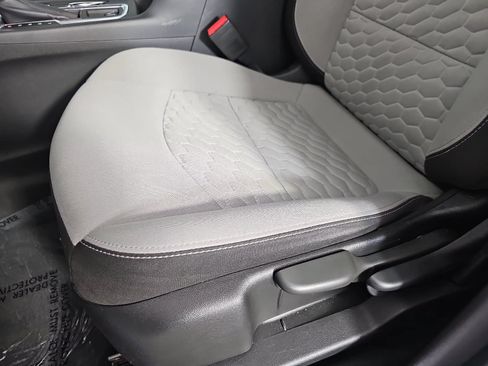 Used 2021 Chevrolet Equinox LS FWD image 27