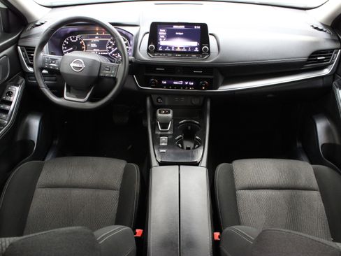Used 2025 Nissan Rogue SV FWD image 29