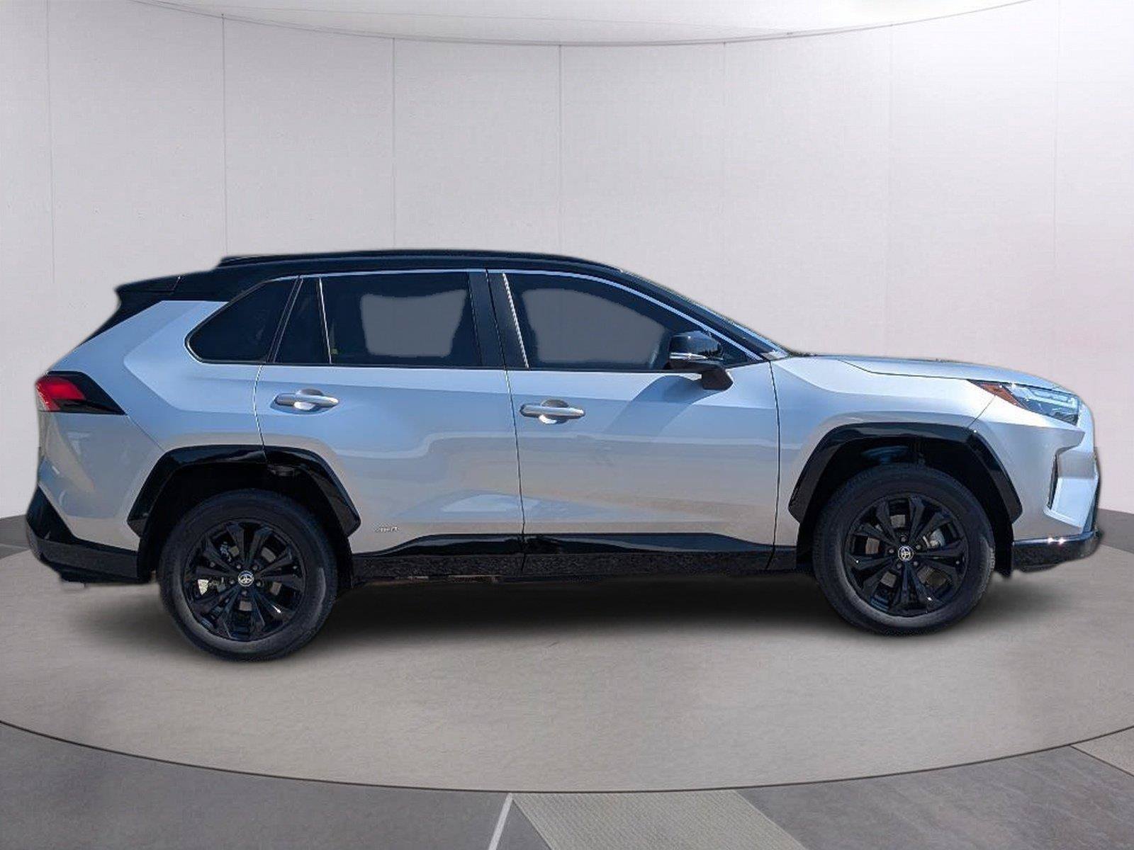 Used 2023 Toyota RAV4 XSE AWD/4WD image 8