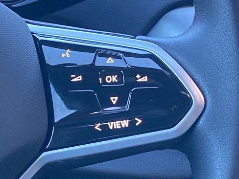 Used 2023 Volkswagen ID.4 Pro image 9