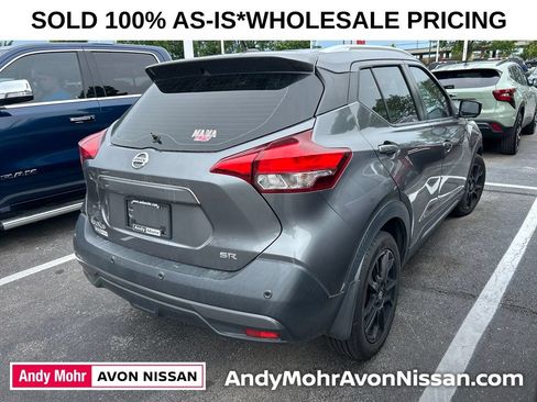 Used 2020 Nissan Kicks SR w/ SR Premium Package FWD image 3