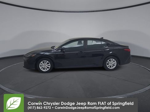 Used 2026 Toyota Camry LE FWD image 9