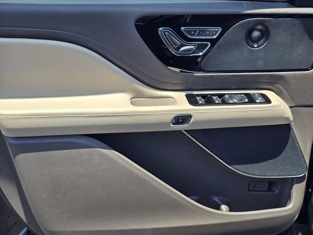 Used 2022 Lincoln Aviator Grand Touring w/ Elements Package Plus AWD/4WD image 15