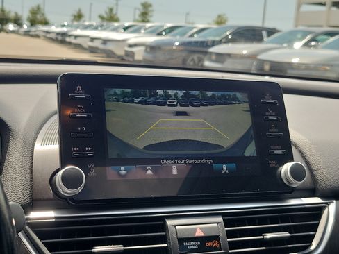 Used 2018 Honda Accord Touring image 28