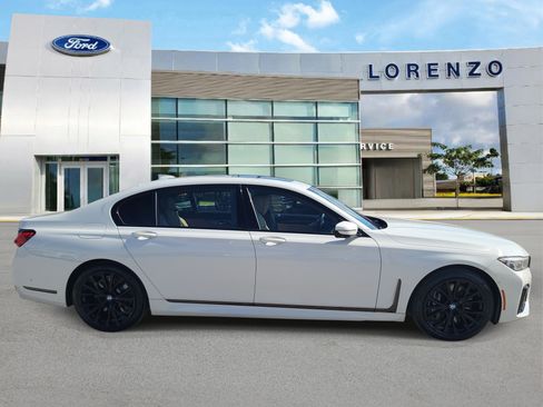 Used 2021 BMW 750i xDrive w/ Luxury Rear Seating Package AWD/4WD image 4