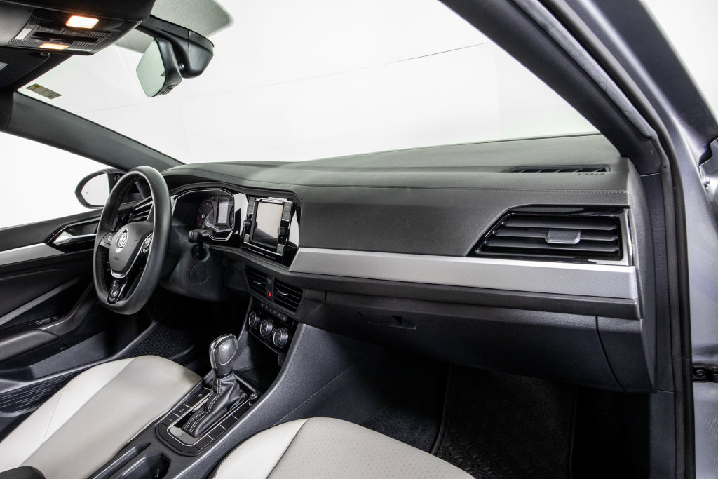 Used 2020 Volkswagen Jetta R-Line FWD image 19