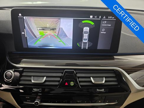 Certified 2023 BMW 530e w/ Premium Package RWD image 22