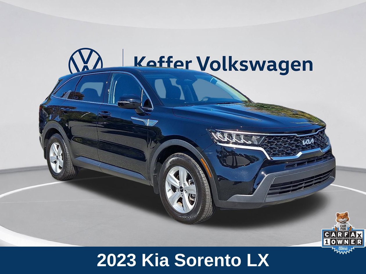 Used 2023 Kia Sorento LX FWD image 1