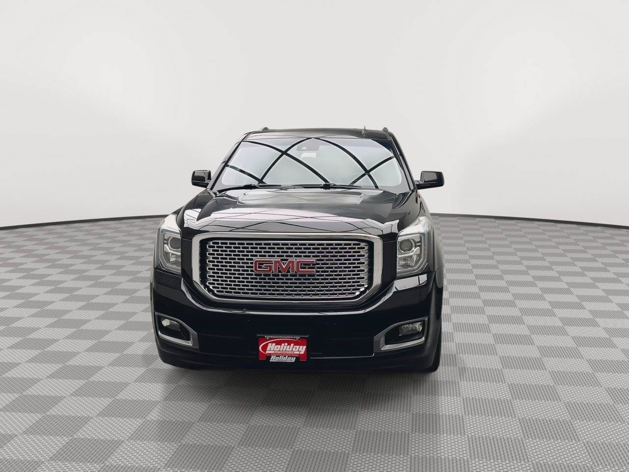 Used 2015 GMC Yukon Denali w/ Touring Package AWD/4WD image 39